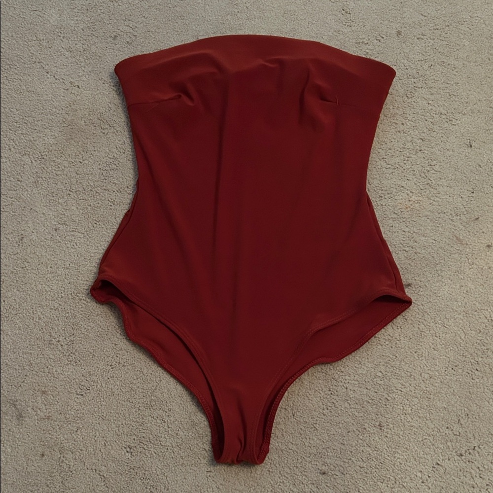 😍😍 Cutest Fashion Nova Maroon Red Strapless Bodysuit